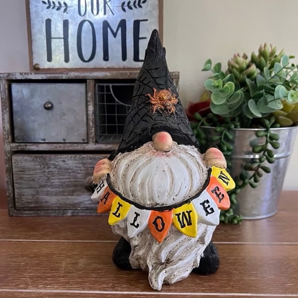 New Happy Halloween Ceramic 9” Gnome With Candy Corn Banner